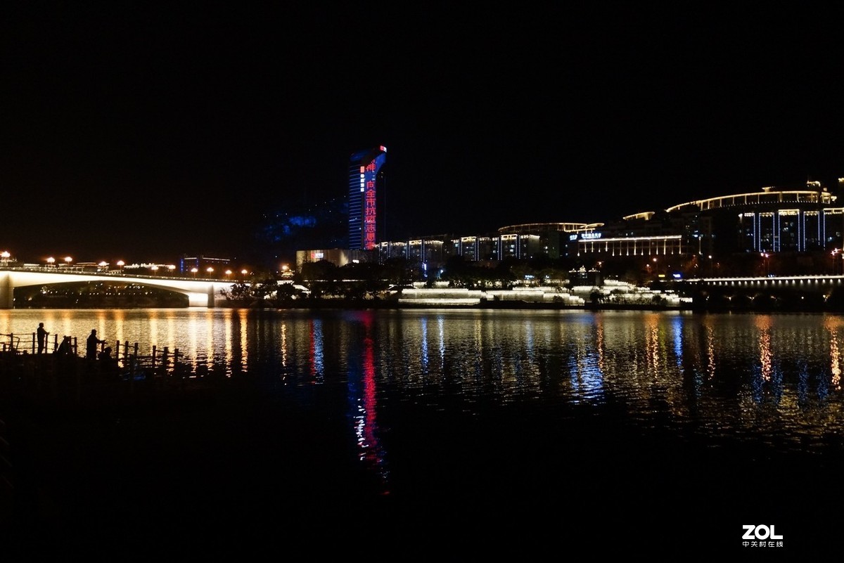 2020年广西 柳州柳江河堤夜景