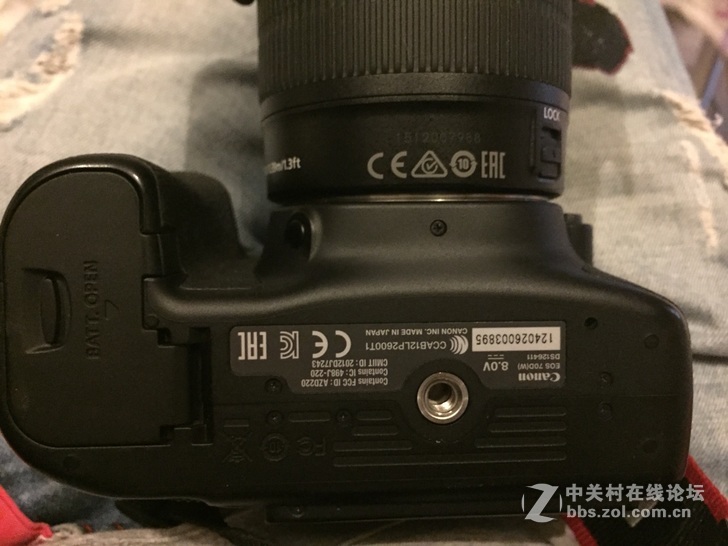 98成新 佳能70D + 佳能EF-S 18-135mm f/3.5-5.6 IS 套机出售。