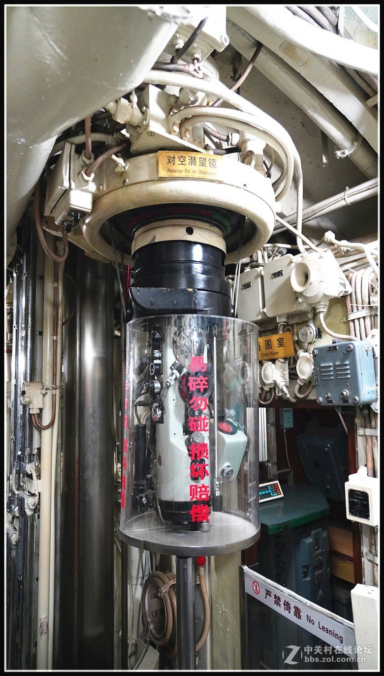 中国第一艘可参观的     旅顺号033型潜艇，