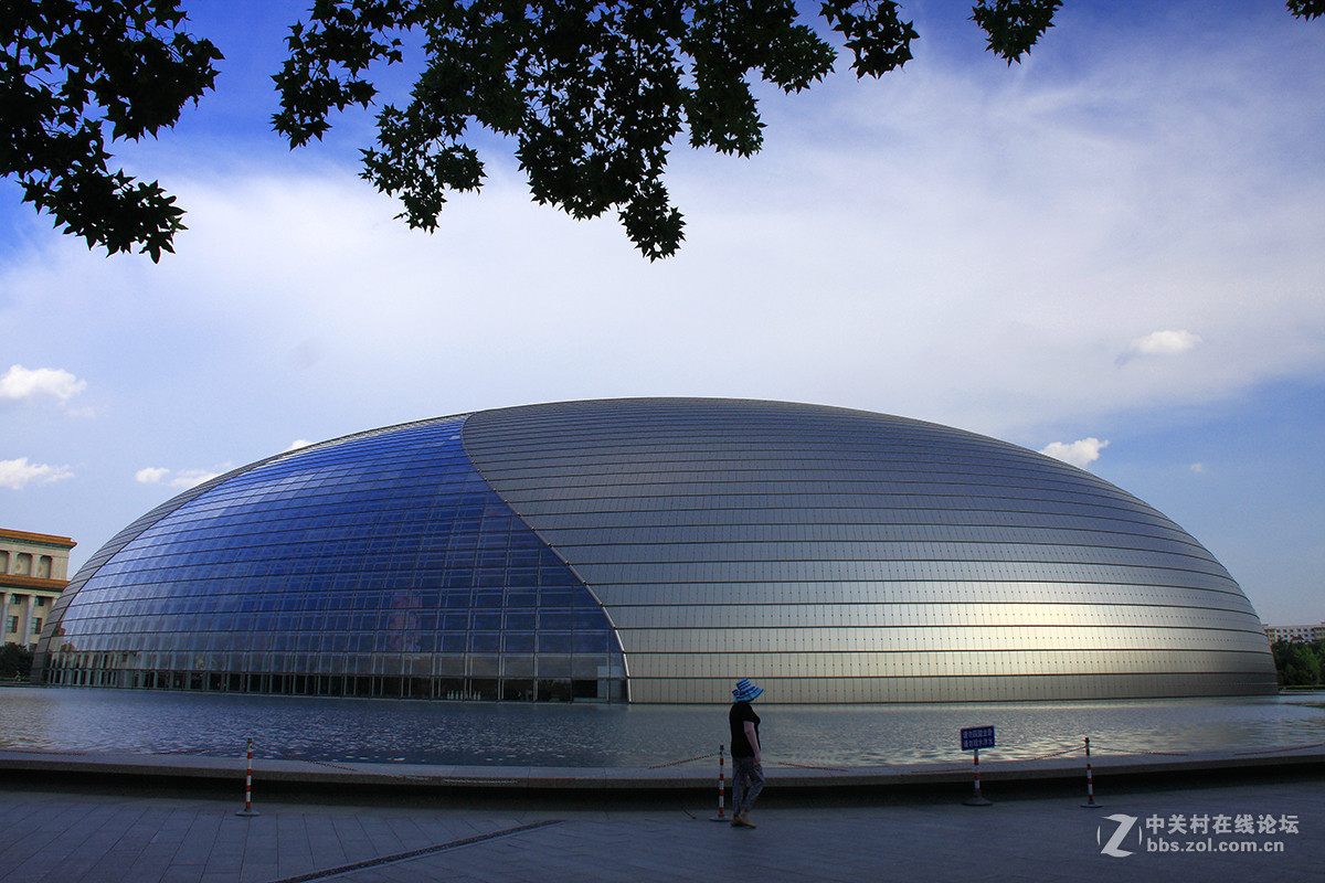 DUUK镜下的国家大剧院和广场