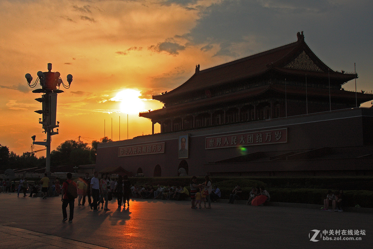 DUUK镜下的国家大剧院和广场