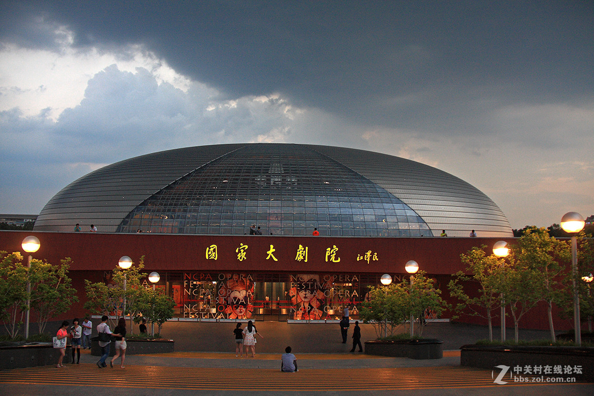 DUUK镜下的国家大剧院和广场
