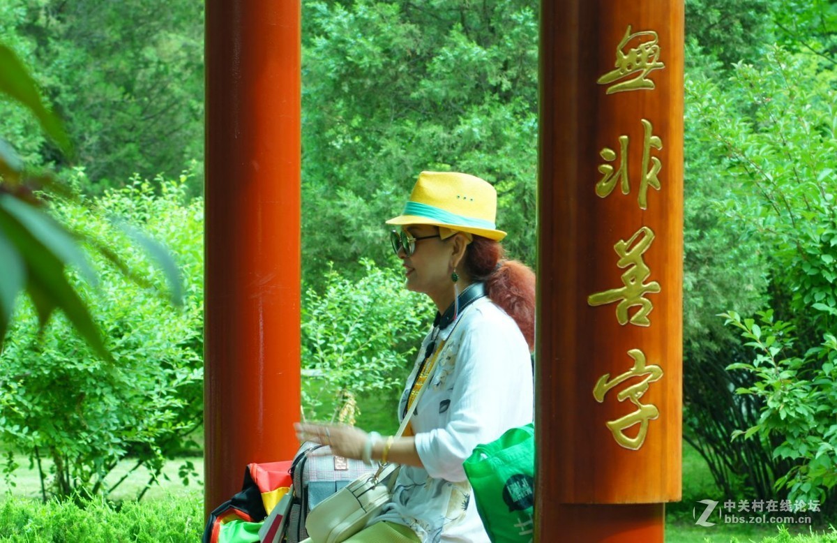 索尼A580+美能达75——300老头