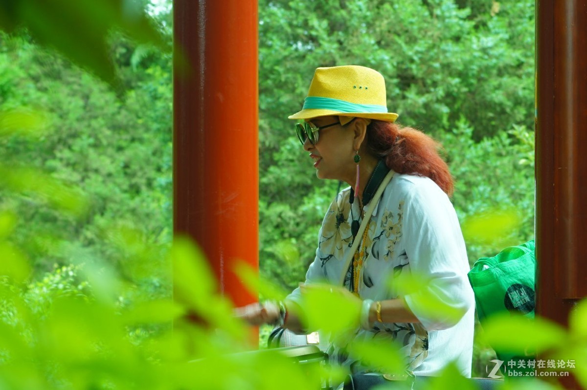 索尼A580+美能达75——300老头