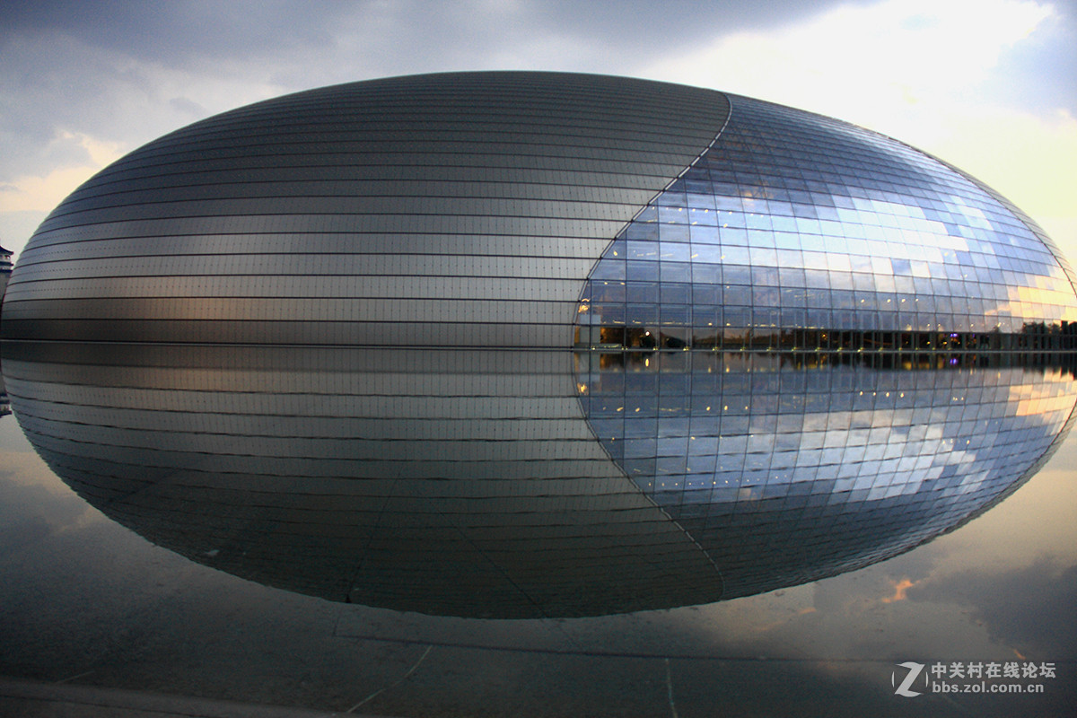 DUUK镜下的国家大剧院和广场