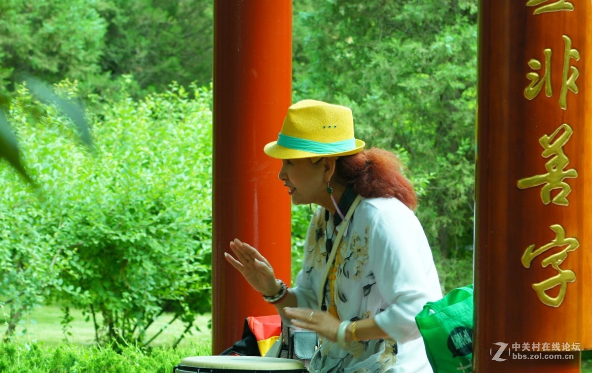 索尼A580+美能达75——300老头