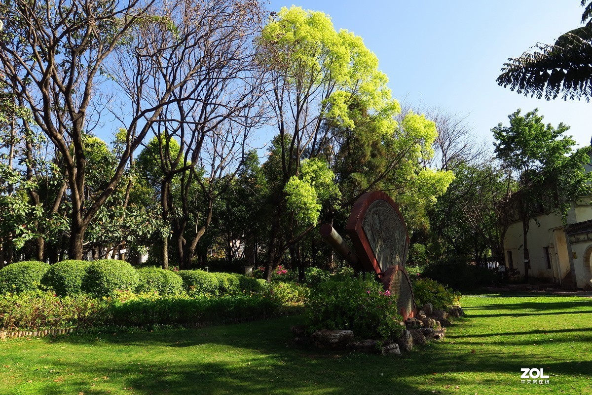 春天里的西华园公园