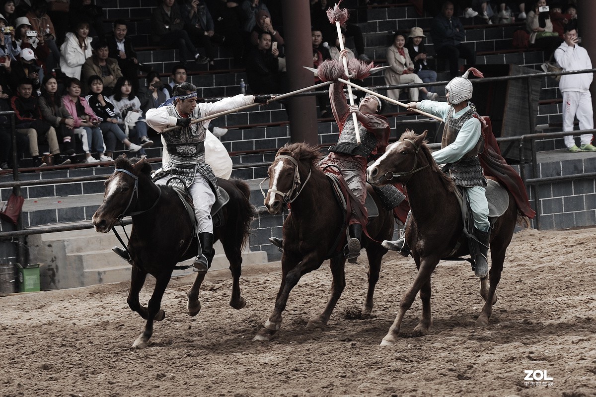 沂水天上王城马术表演王者之战下