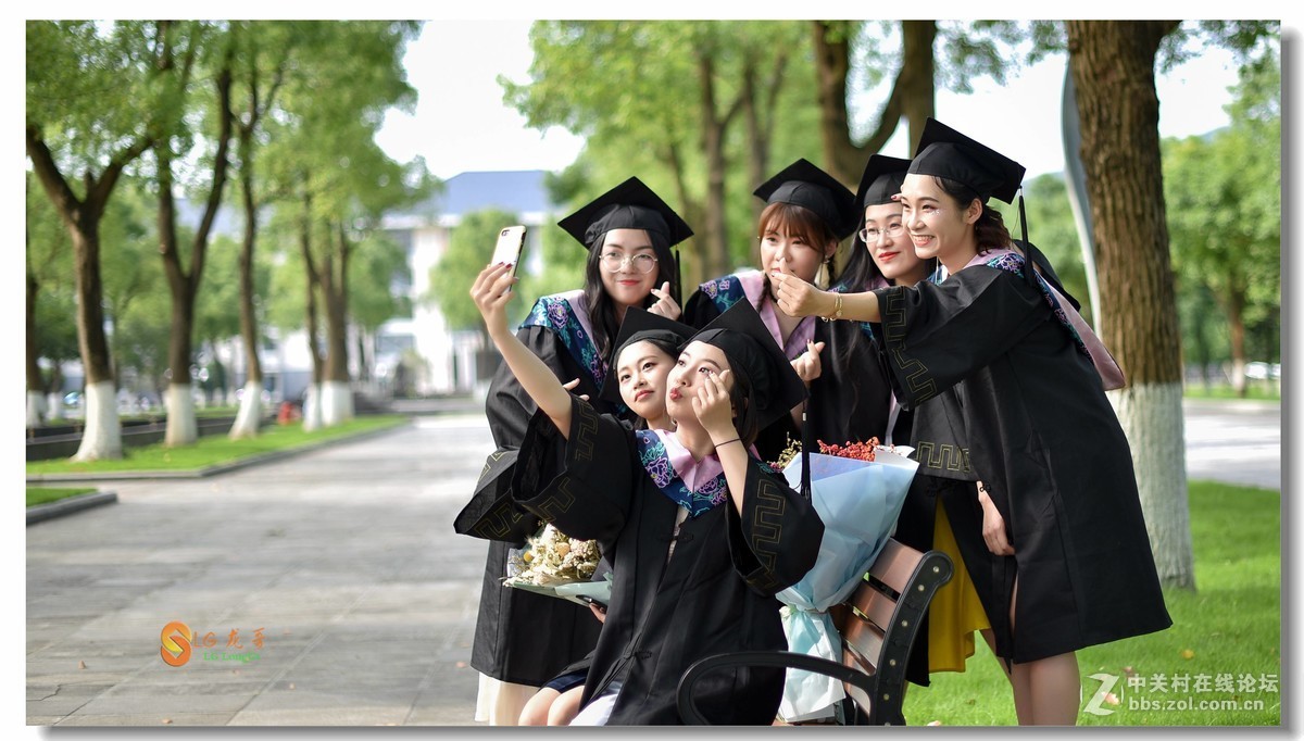 毕业啦！毕业啦......啦.......啦啦