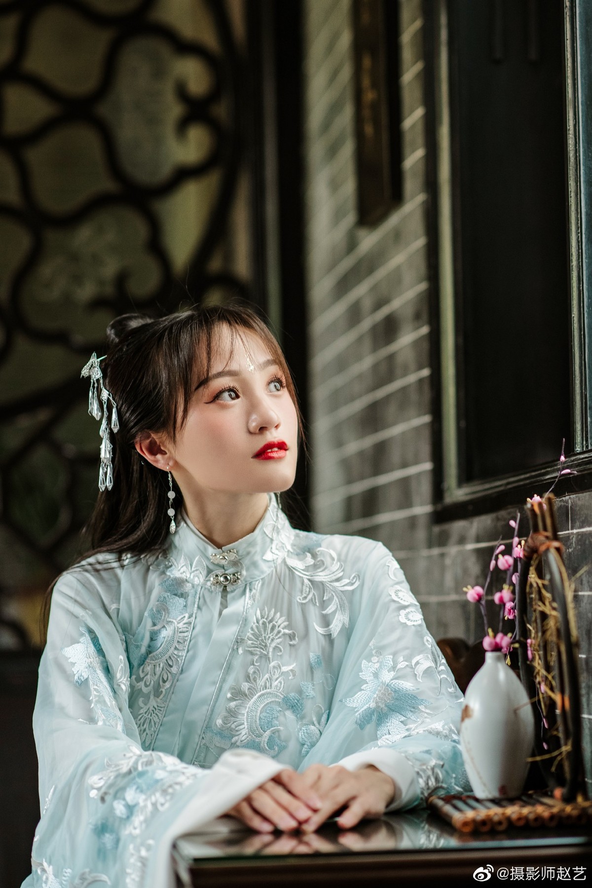 又是汉服。