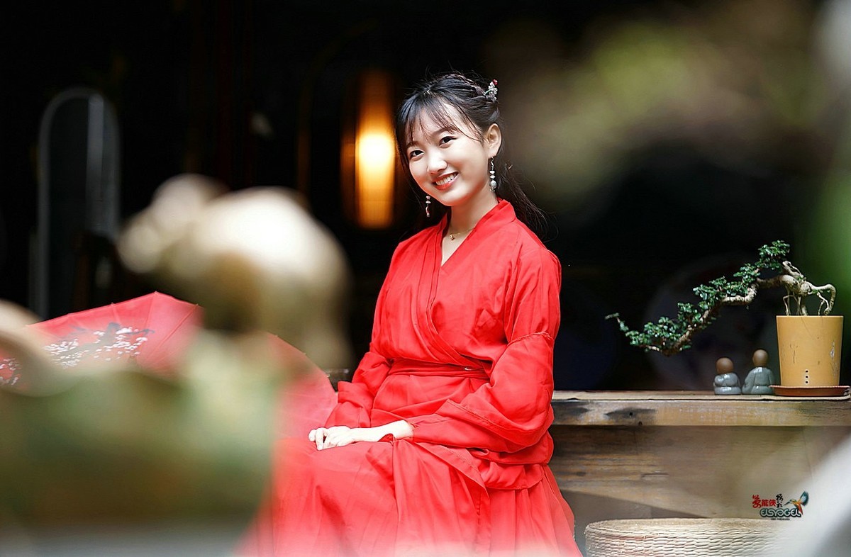古风红衣少女奕潼