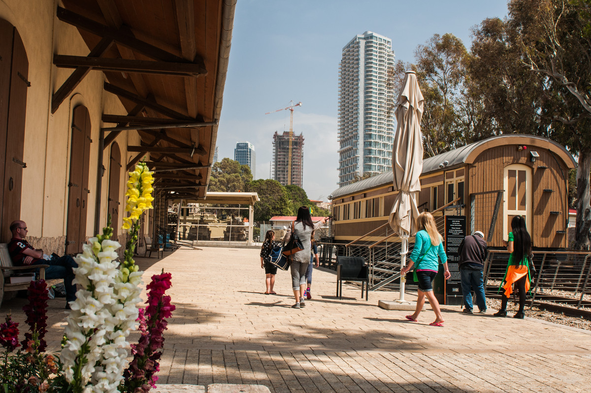 体验以约：特拉维夫的购物村