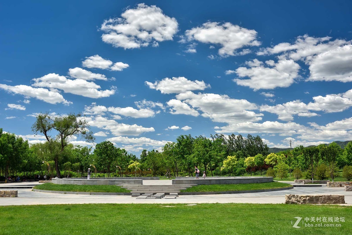 昨天北京上演“蓝天白云”秀