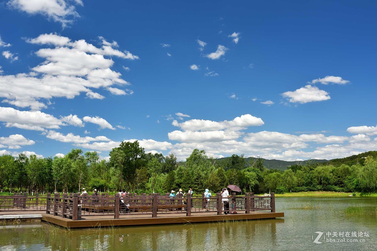 昨天北京上演“蓝天白云”秀