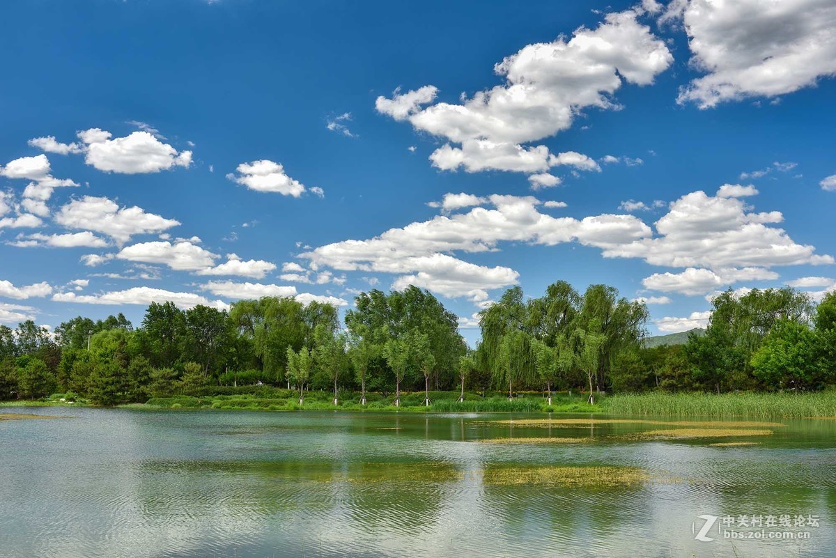 昨天北京上演“蓝天白云”秀
