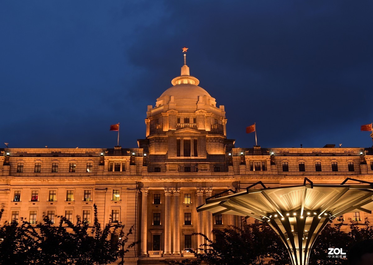 上海外滩夜景。