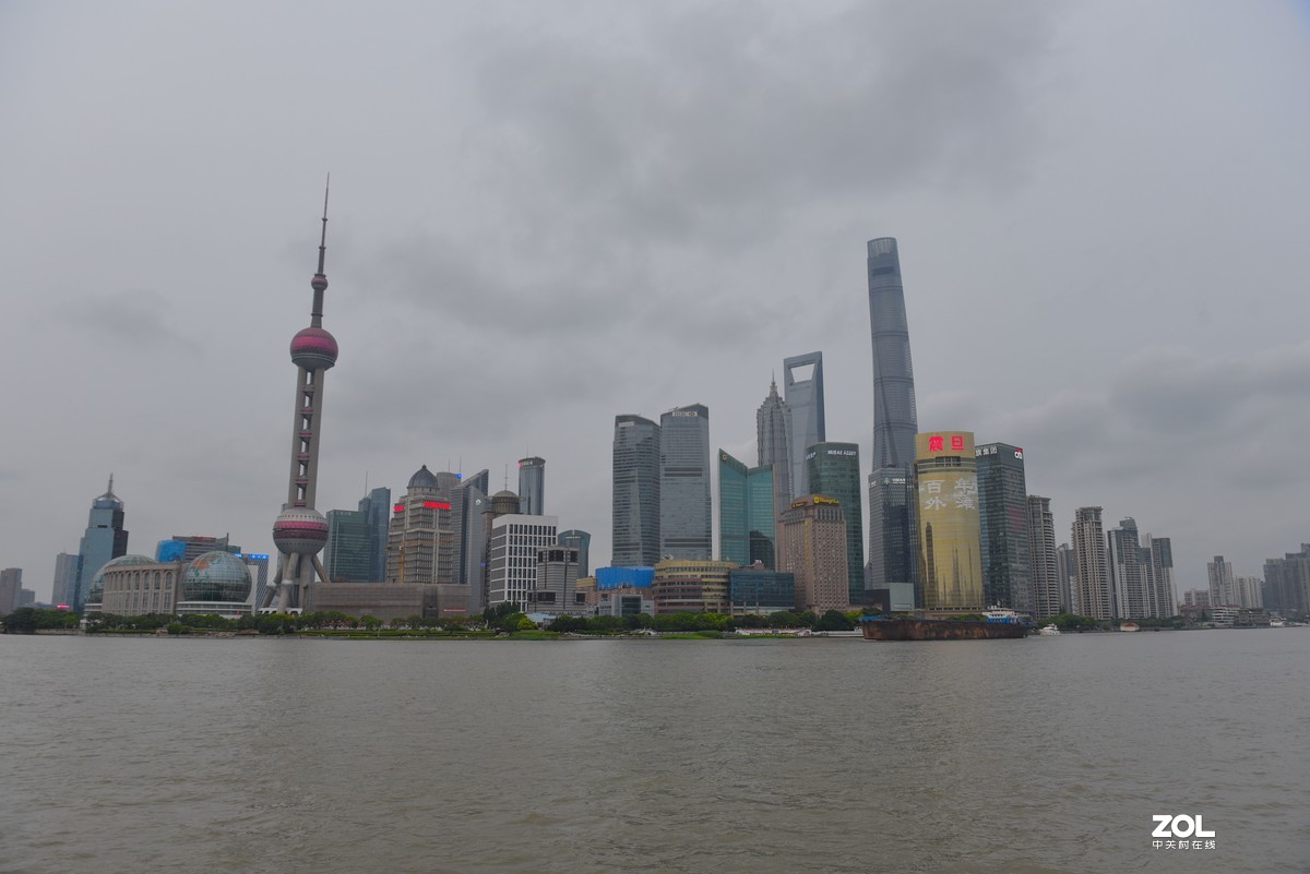 上海外滩夜景。