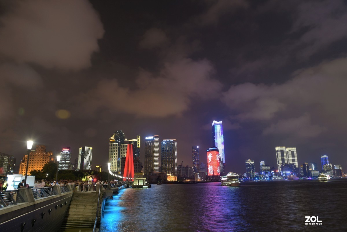 上海外滩夜景。