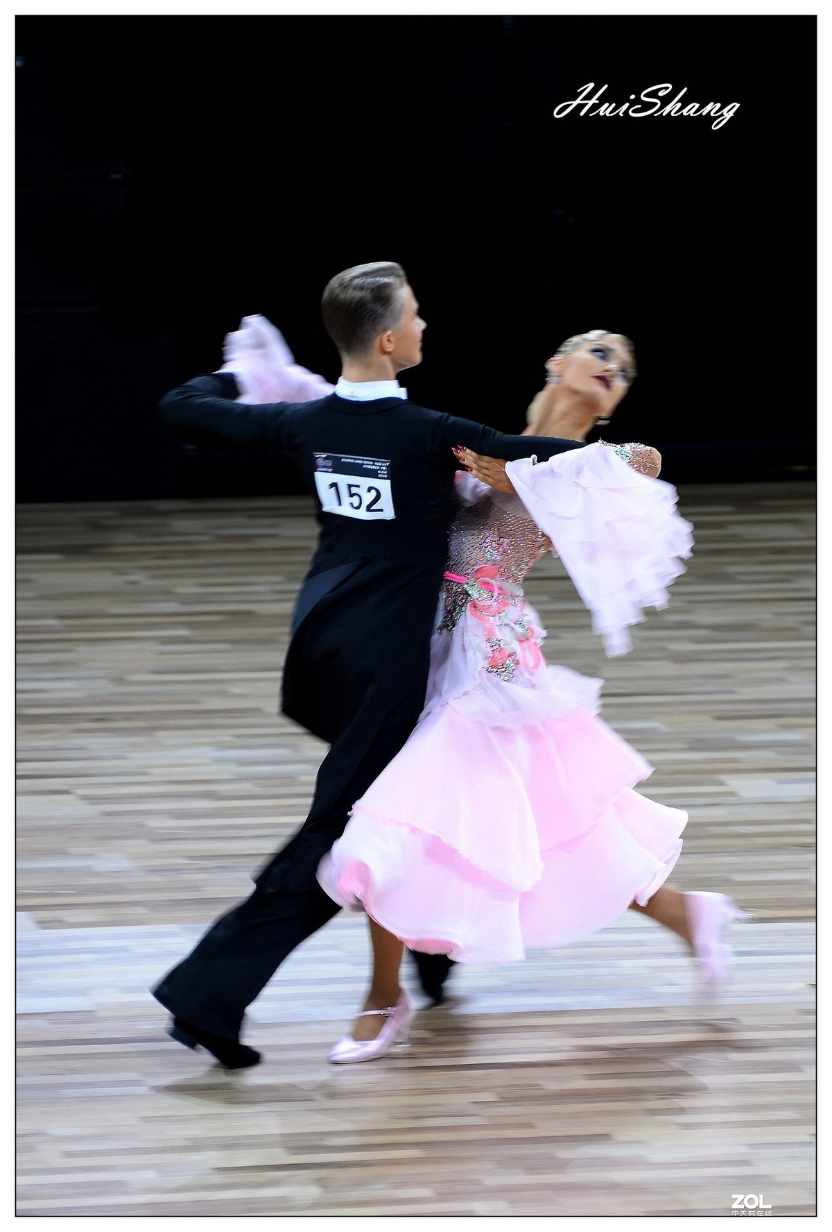 舞池魅影——试用慢速拍摄的舞蹈动感