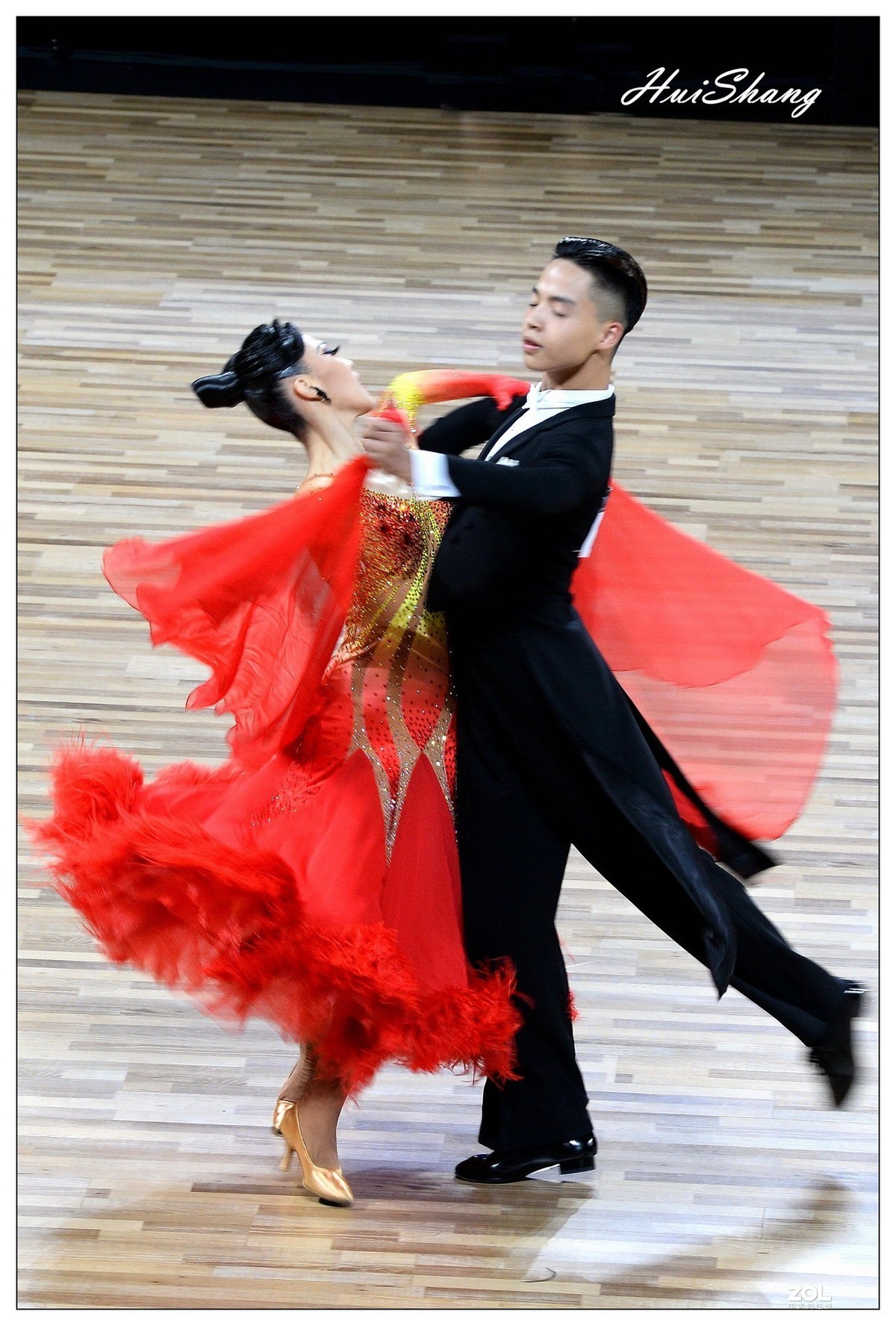 舞池魅影——试用慢速拍摄的舞蹈动感