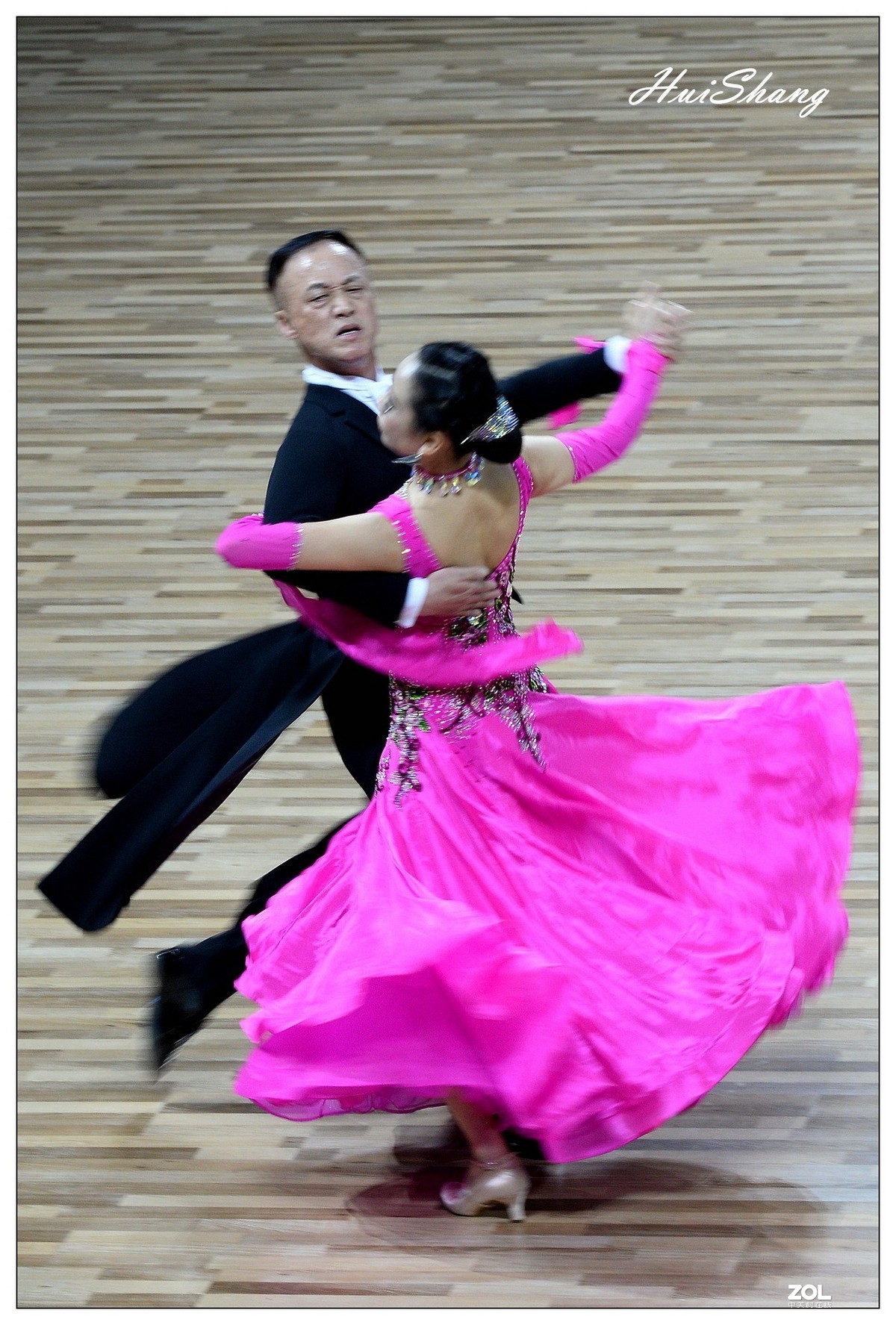 舞池魅影——试用慢速拍摄的舞蹈动感