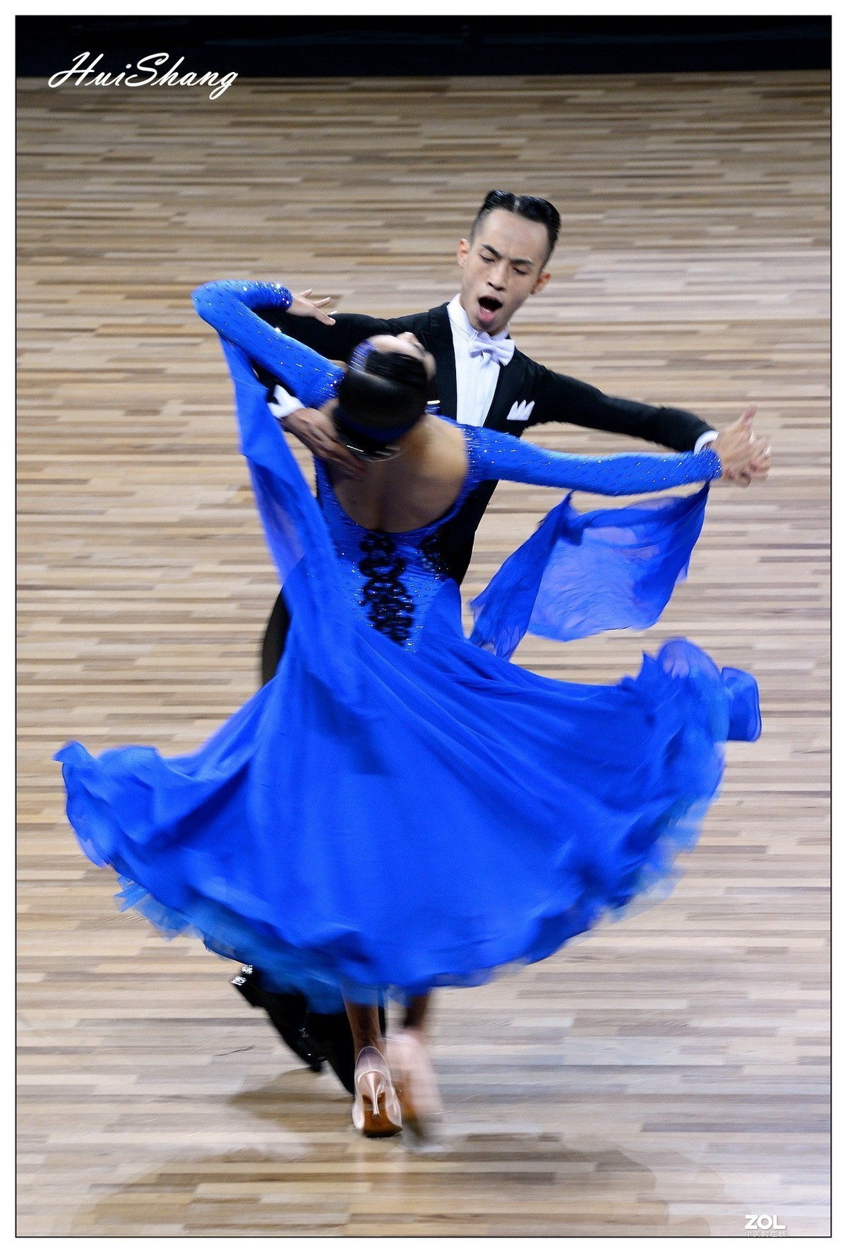 舞池魅影——试用慢速拍摄的舞蹈动感