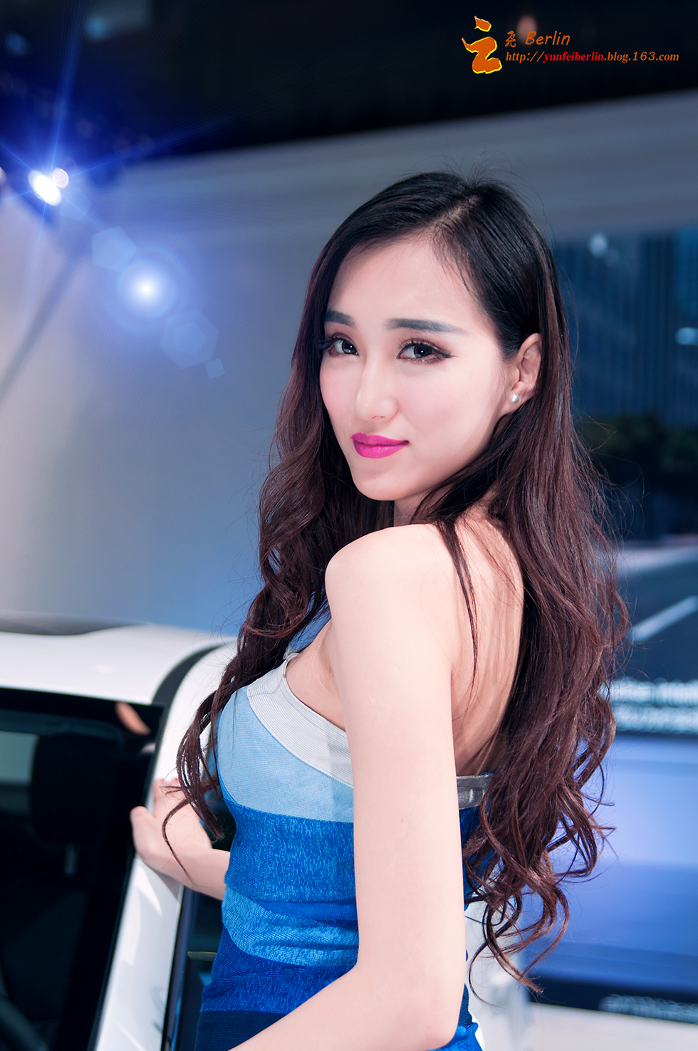 2015春南京国际车展上的新面孔北京美女小乔