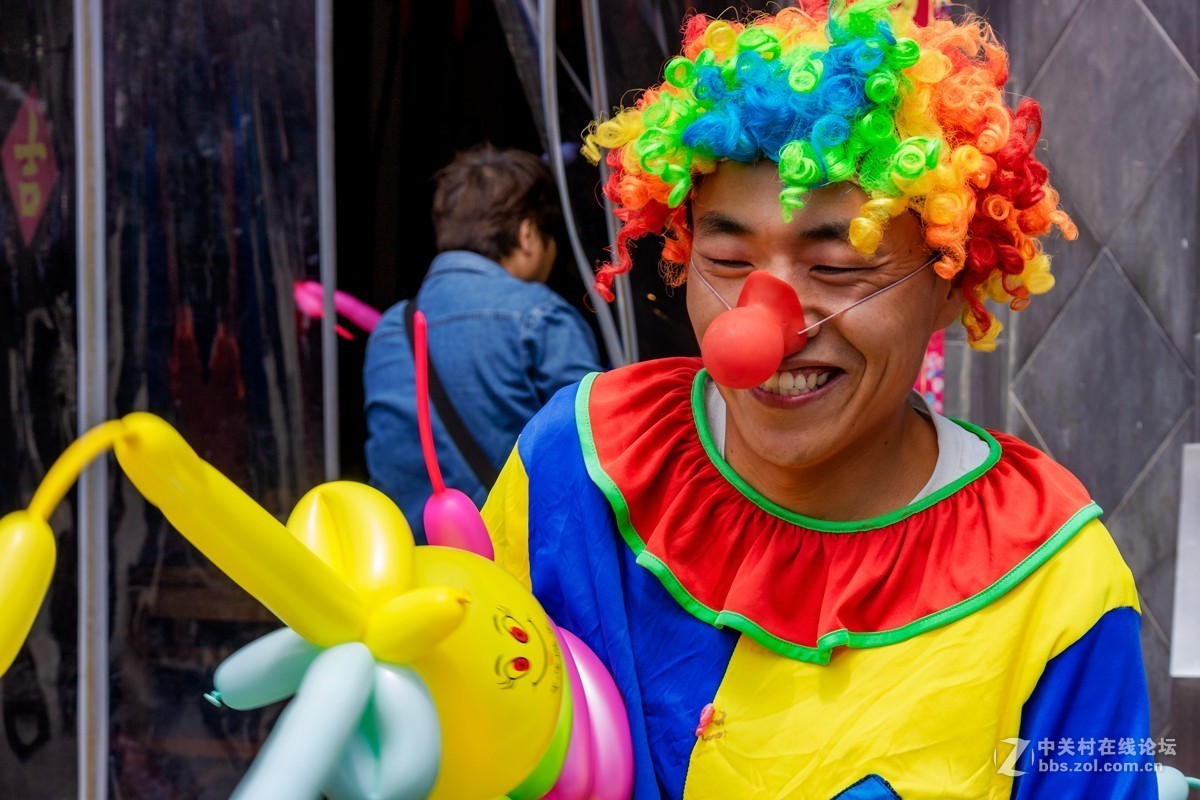 三林庙会抓拍祝星空(中国)上的师友五一节快乐