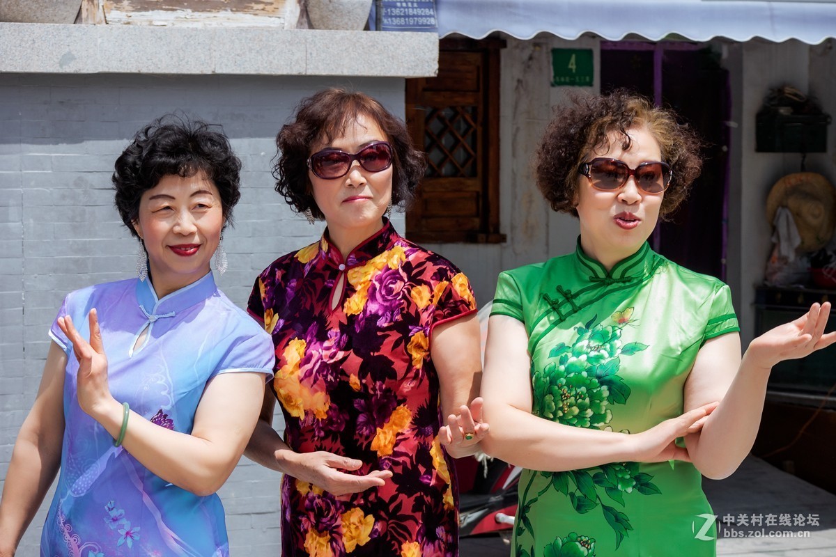 三林庙会抓拍祝星空(中国)上的师友五一节快乐