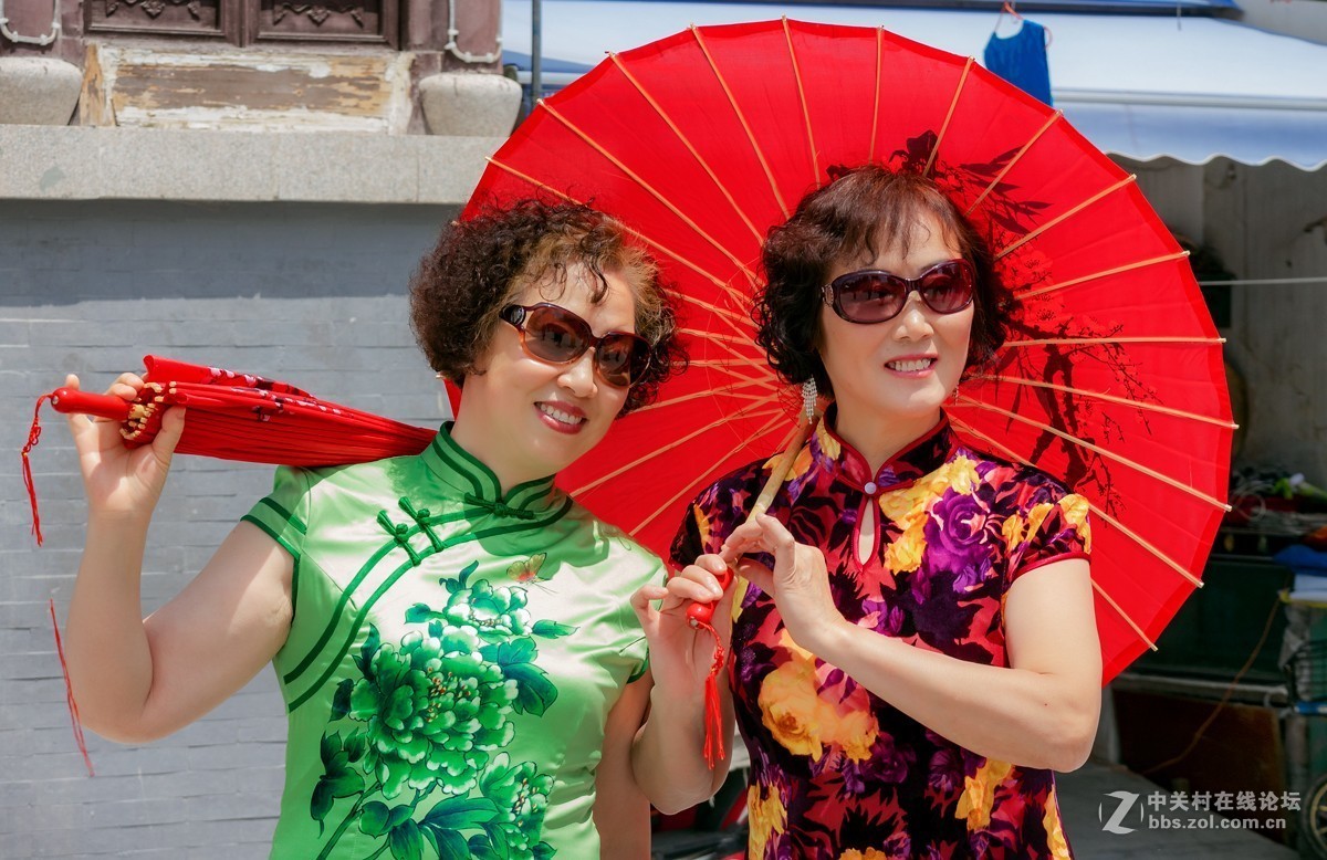 三林庙会抓拍祝星空(中国)上的师友五一节快乐