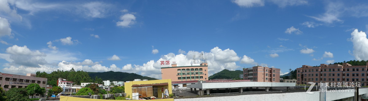 ?今日阳光明媚，蓝天白云，晴空万里，来个全景图。