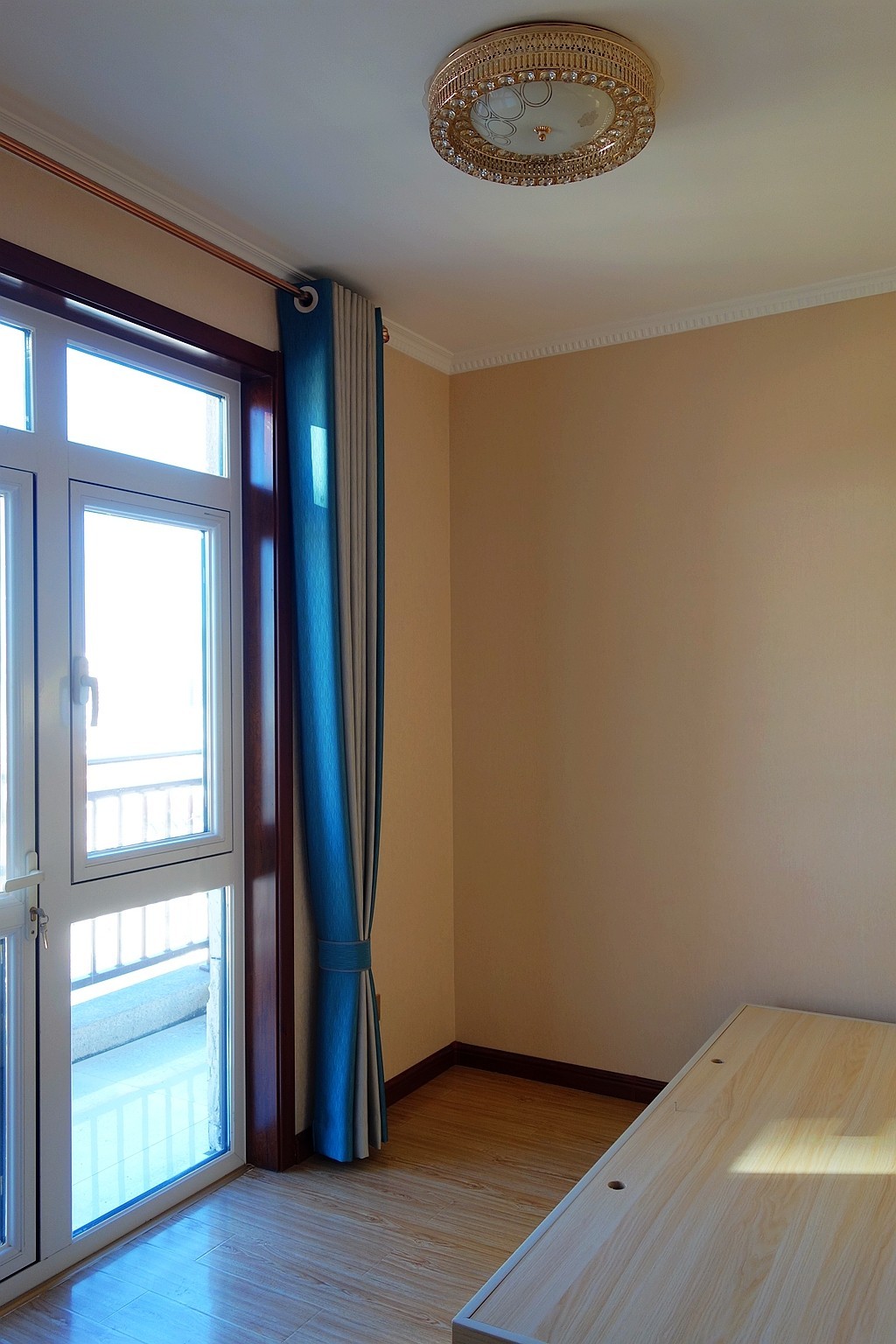 杂拍一组，黑卡拥有八年整。