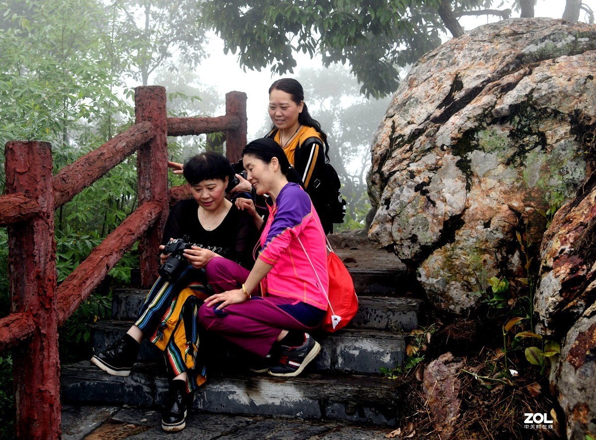 尼克尓24一120鏡头抓拍