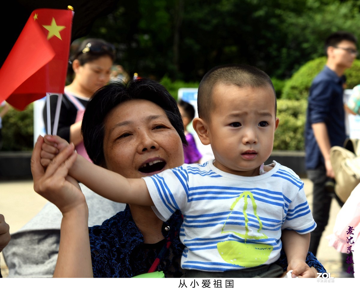 尼克尓24一120鏡头抓拍