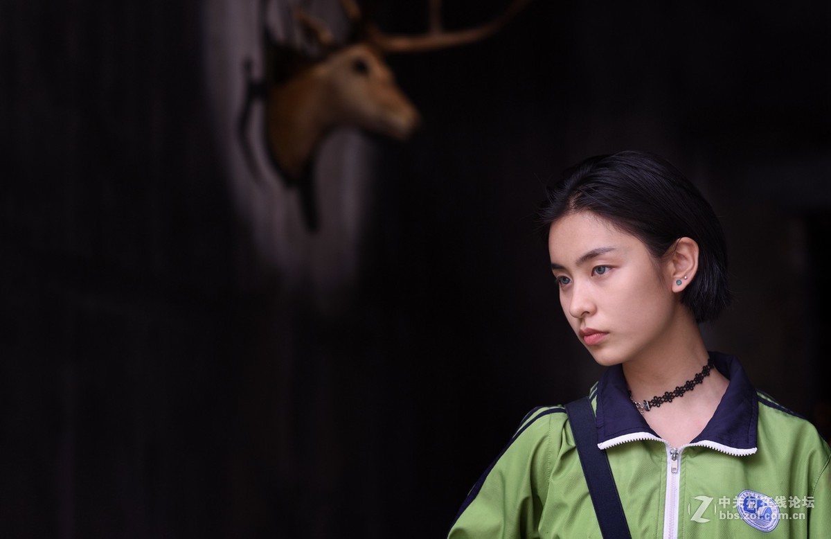 高考之后的校服女生