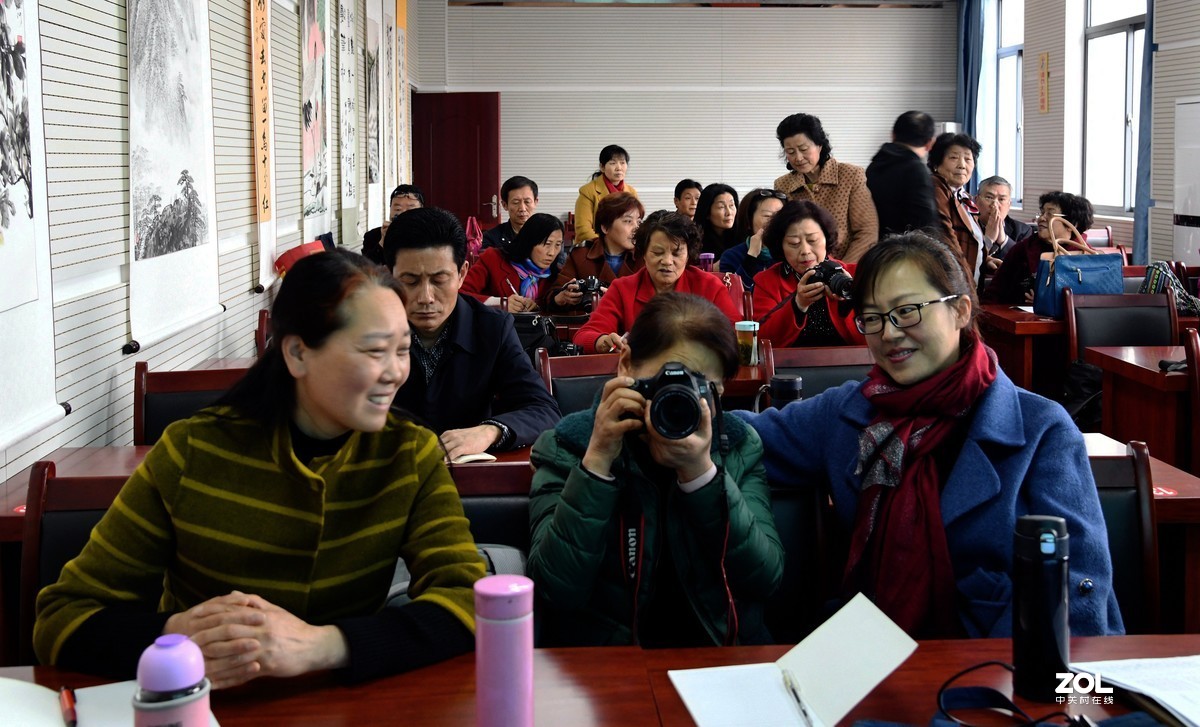 尼克尓24一120鏡头抓拍