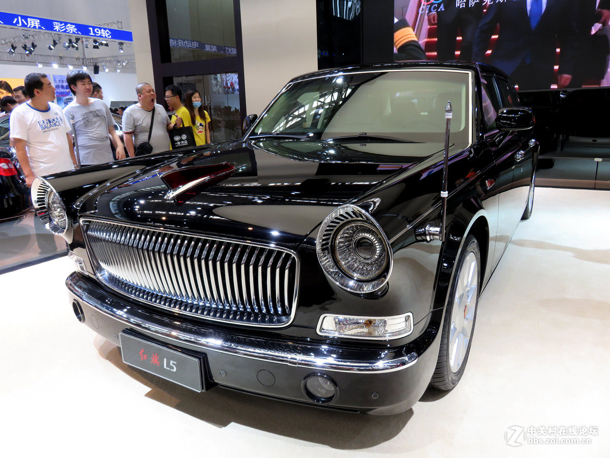 红旗元首级礼宾车随拍