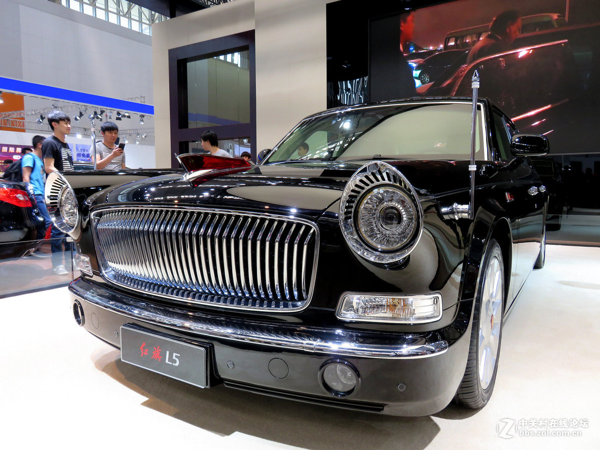 红旗元首级礼宾车随拍