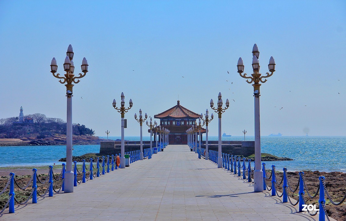 疫情期间没有雾霾的景色青岛栈桥的靓丽希望能保持现状持久