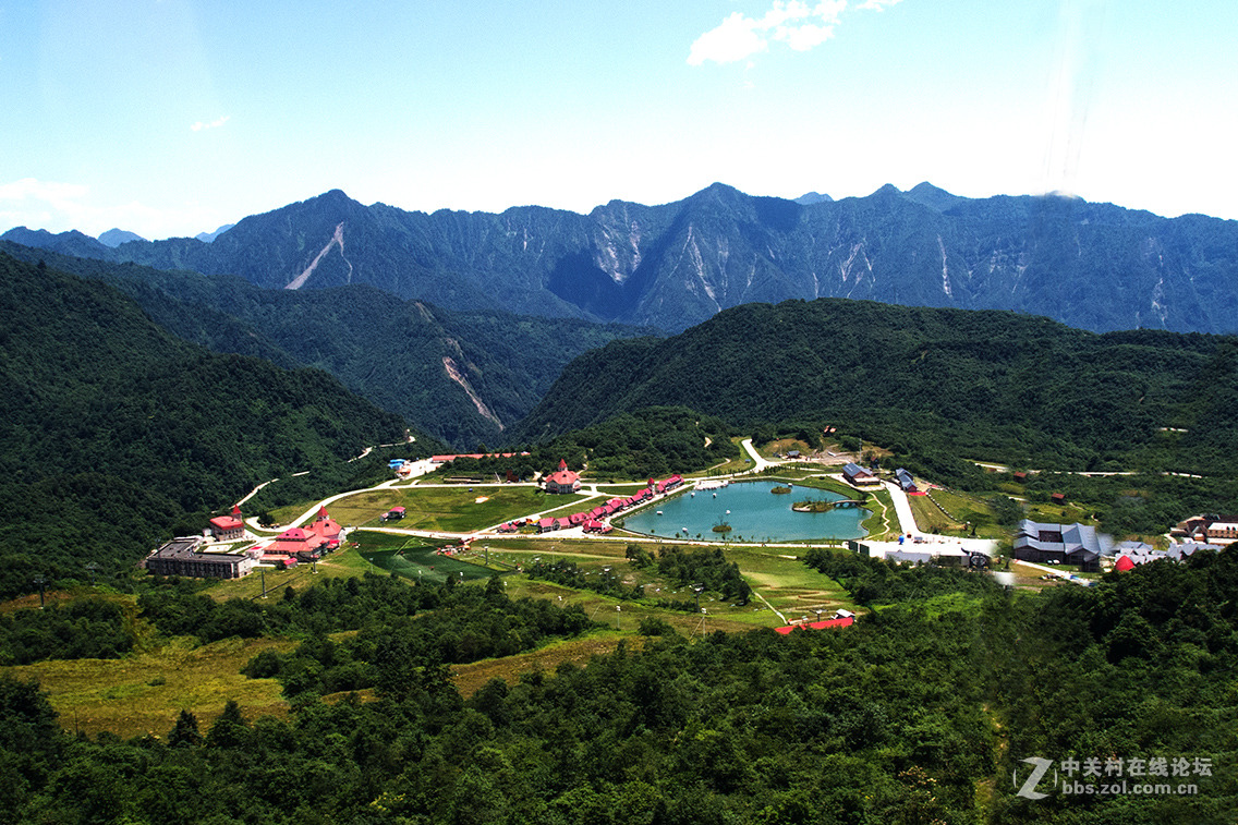 夏日的西岭雪山