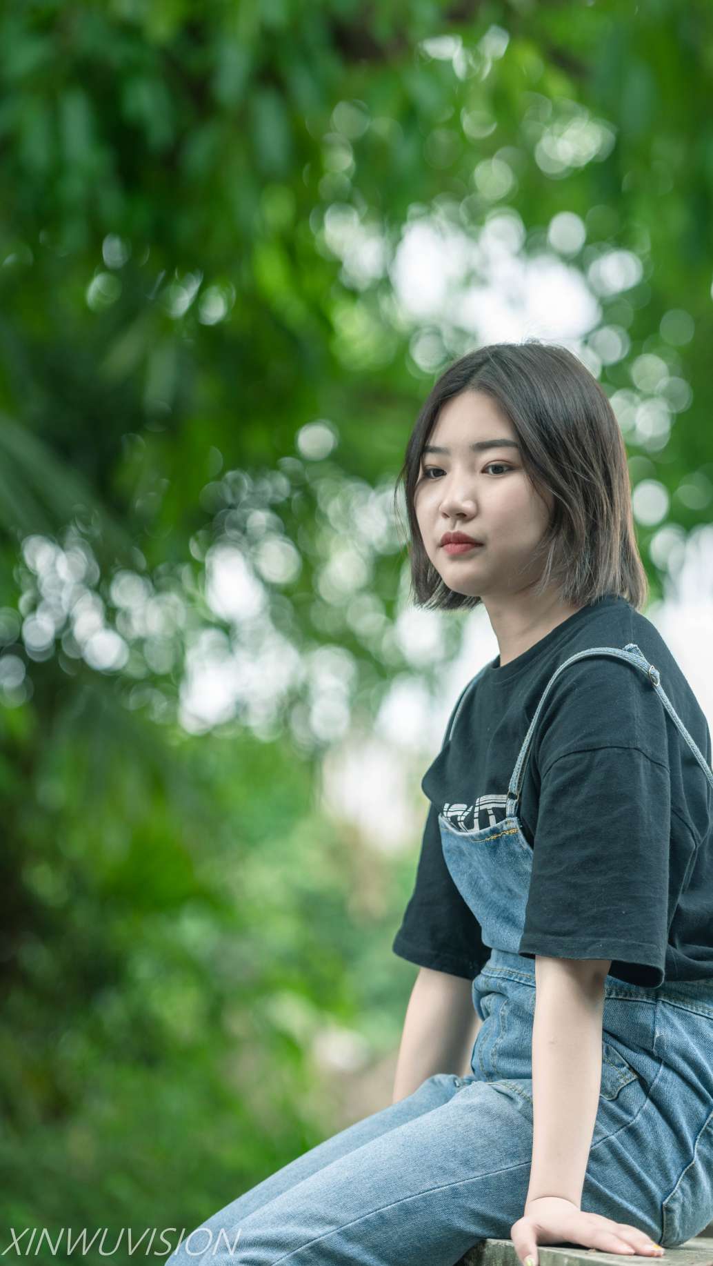 网球场上的小姑凉