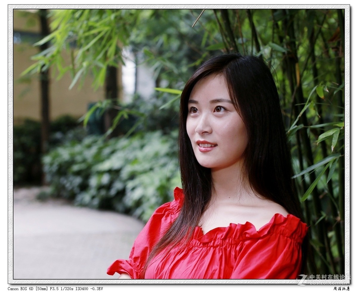 人民公园拍红衣美女