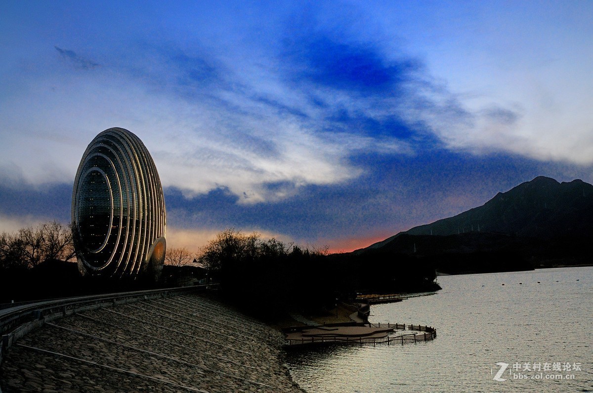 傍晚的雁栖湖