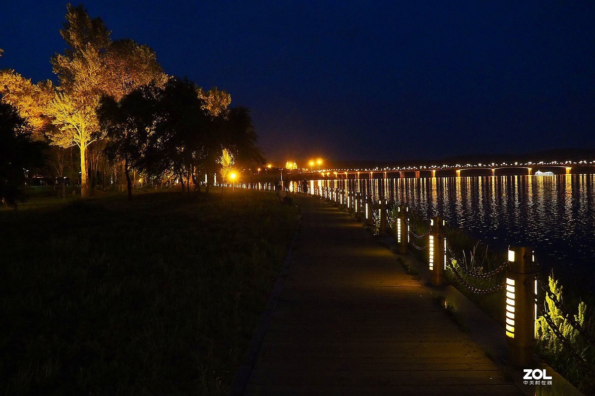 牡丹江江滨公园夜景图片