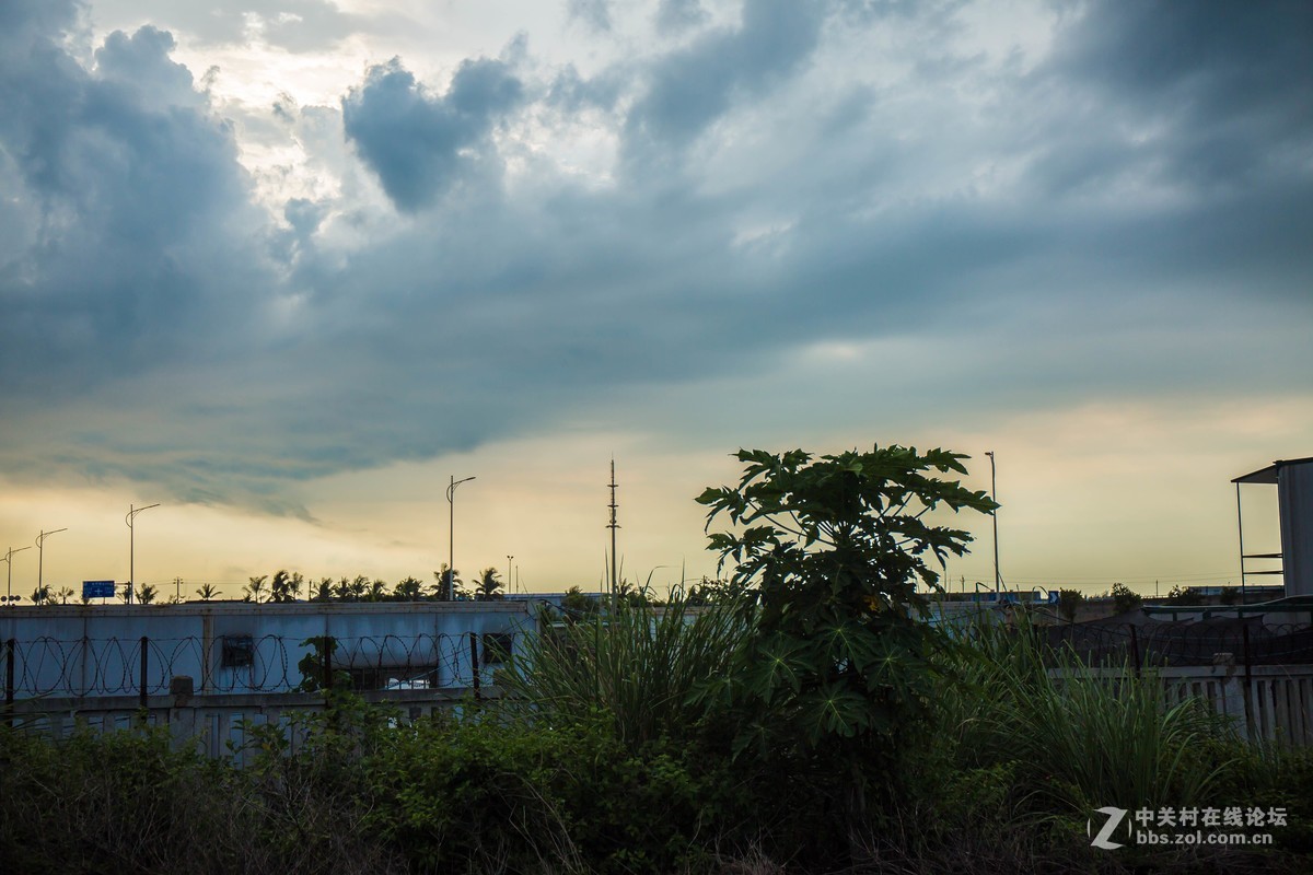 乌云密布琼州海峡