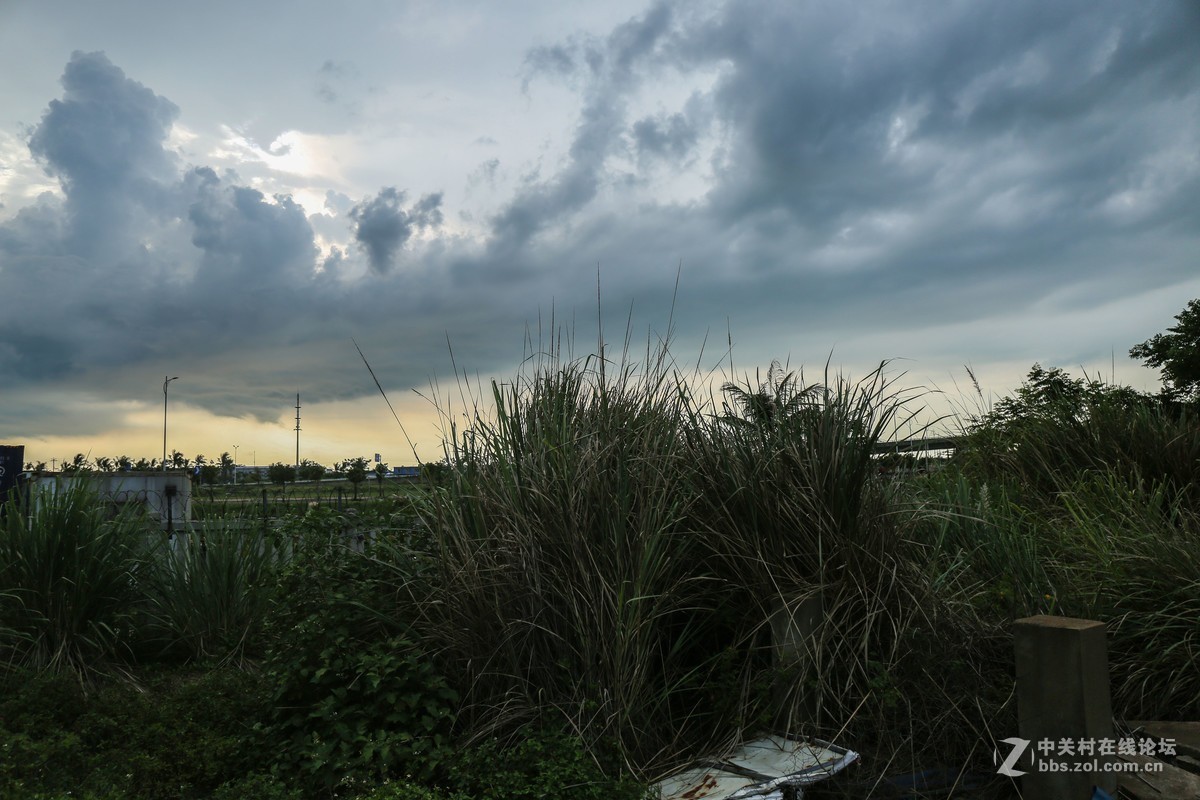 乌云密布琼州海峡