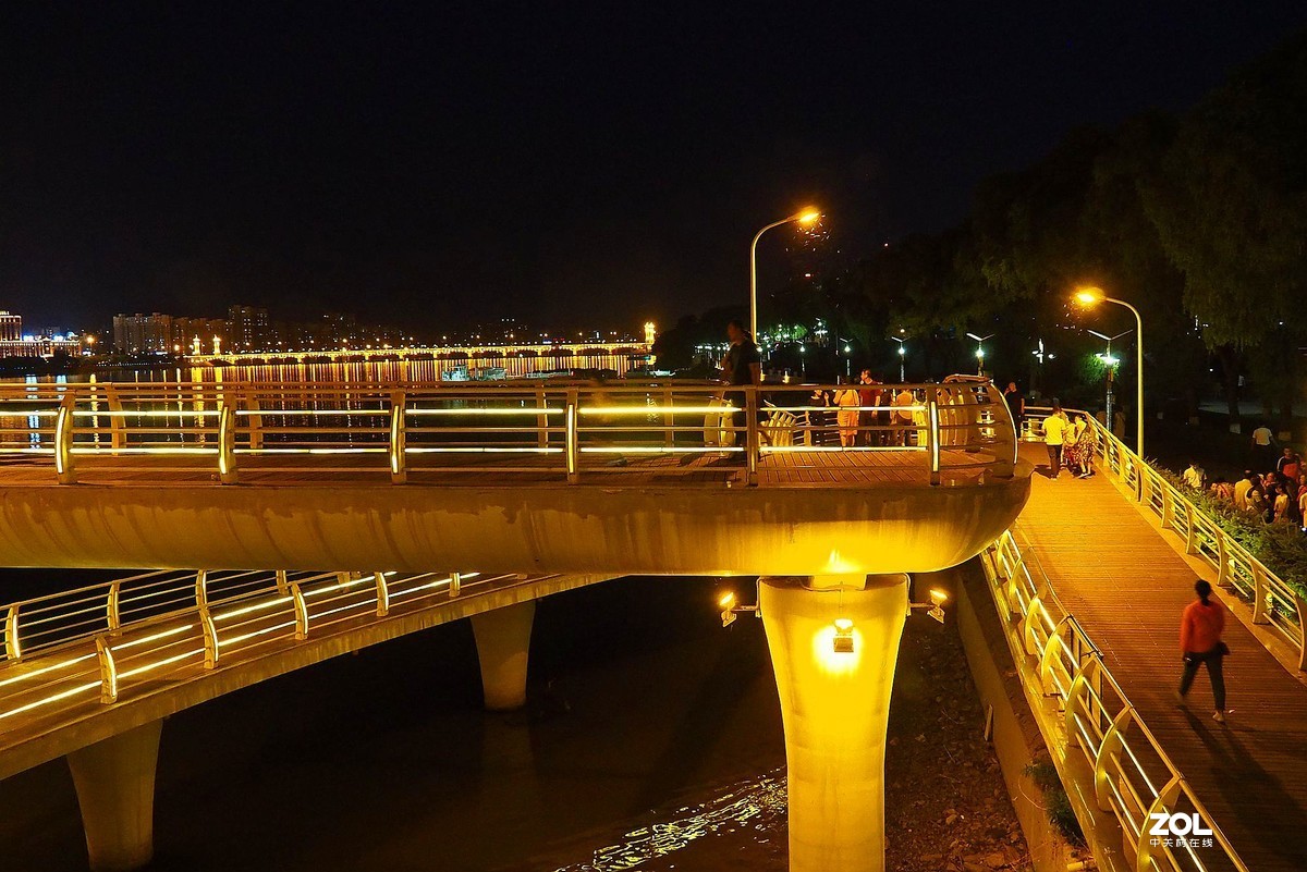 义乌江滨公园夜景图片