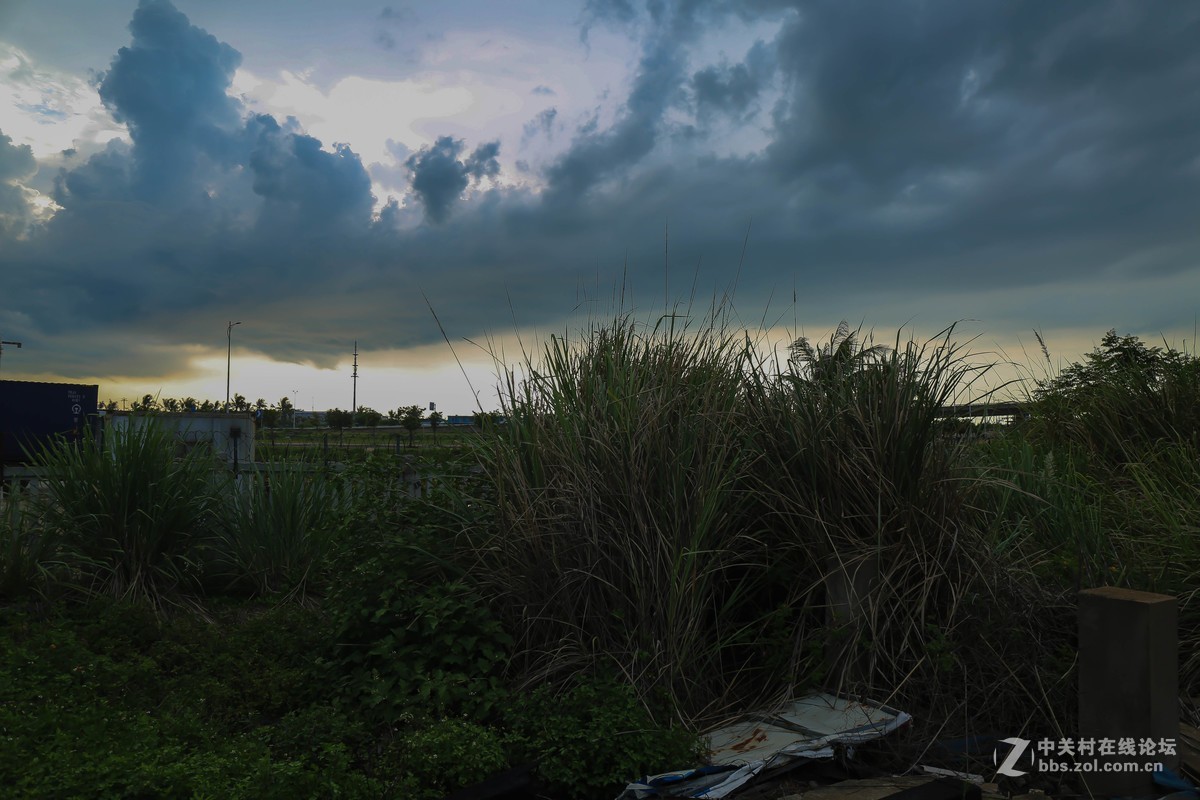 乌云密布琼州海峡