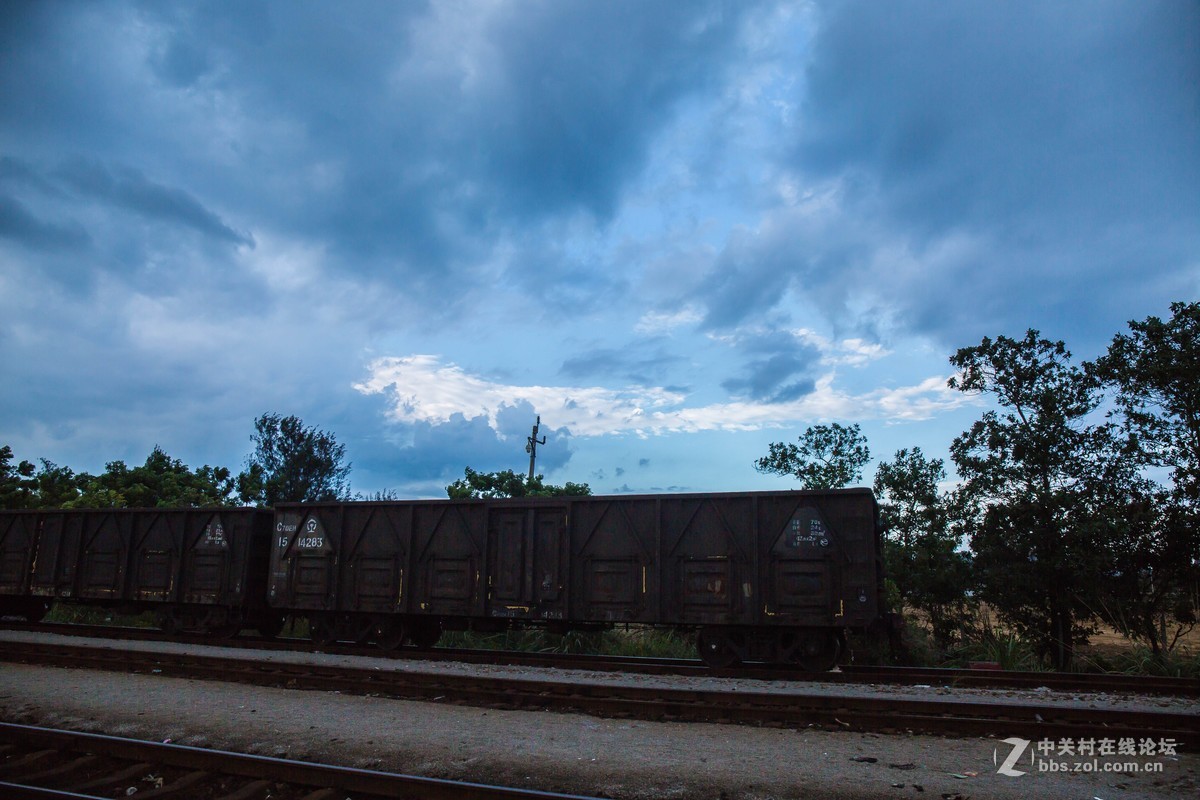 乌云密布琼州海峡