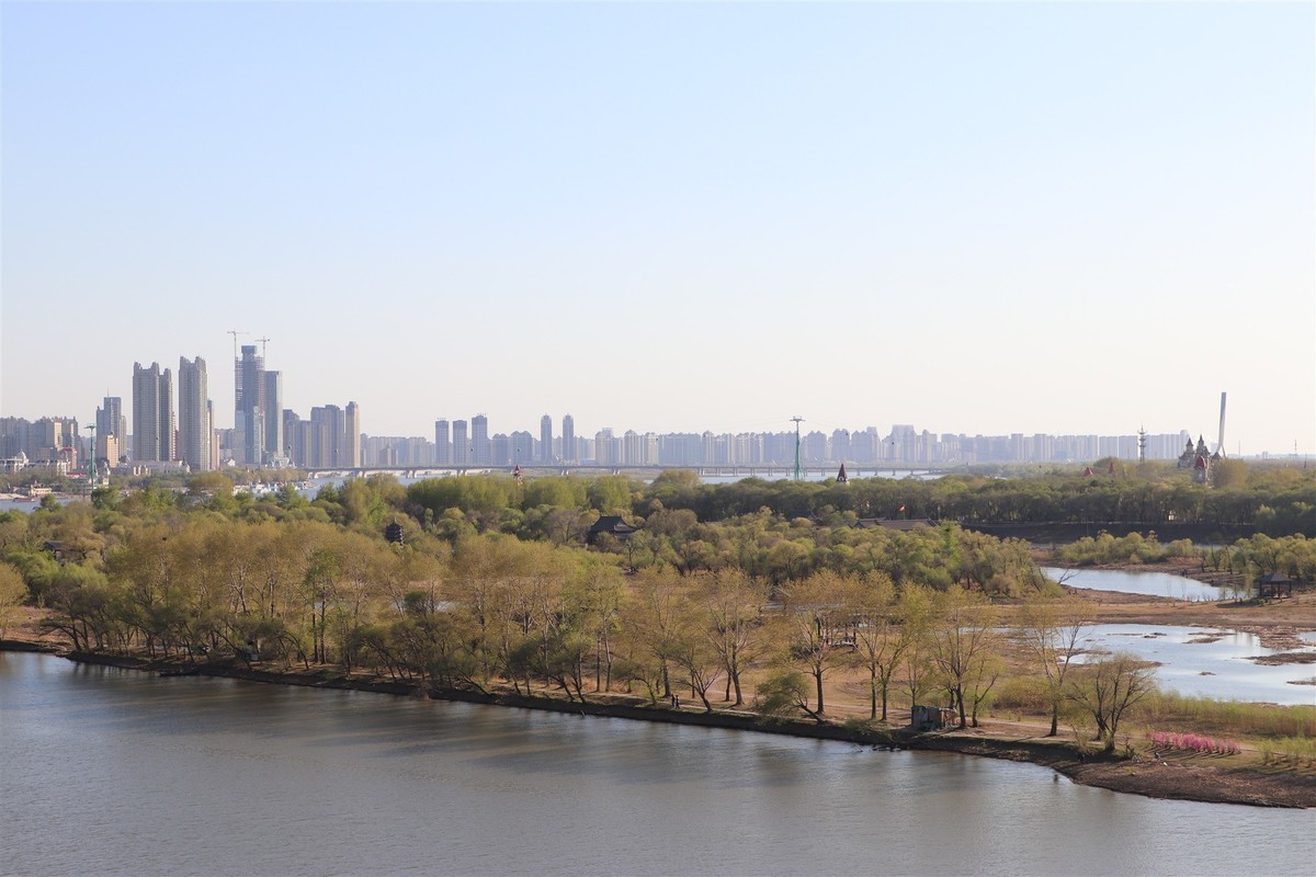 2019.5.2哈尔滨松花江南北两岸景色(39米高纪念塔上观景平台拍摄)